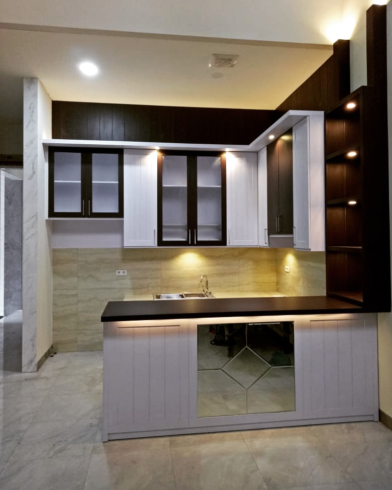 Compact Kitchen Set & Sink