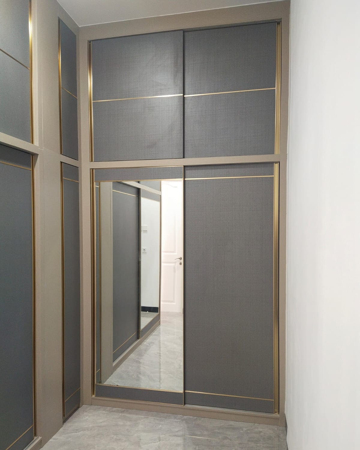 Modern Built-in Wardrobe System